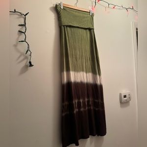 Used maxi dress size M/L - Green, brown and white.